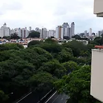 Flat com Sacada - Região Ibirapuera próximo vários Hospitais e UNIFESP